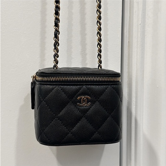 Chanel Caviar Square Mini Vanity Case with Chain - Picture 4 of 15